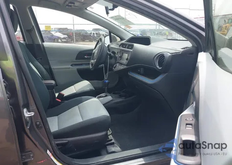 2013 Toyota Prius C Three from USA, damaged, VIN JTDKDTB32D1045222